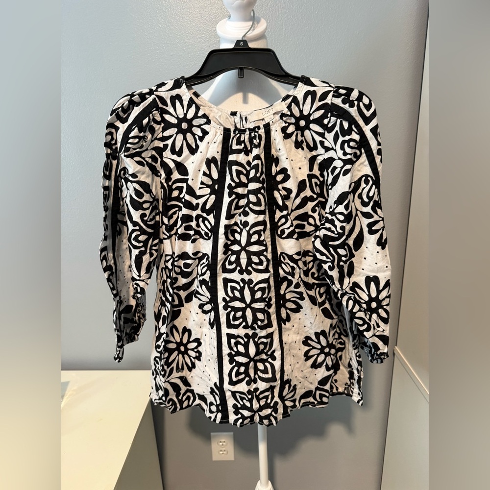 LOFT Black and White Floral Blouse Size L